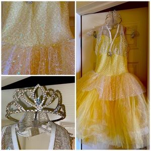 Belle Halloween costume. Size Adult S/M.